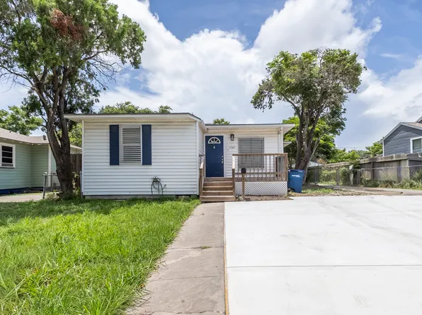 1545 Wynwood St, Corpus Christi, TX 78415