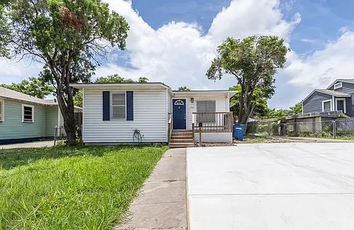 1545 Wynwood St Photo 1