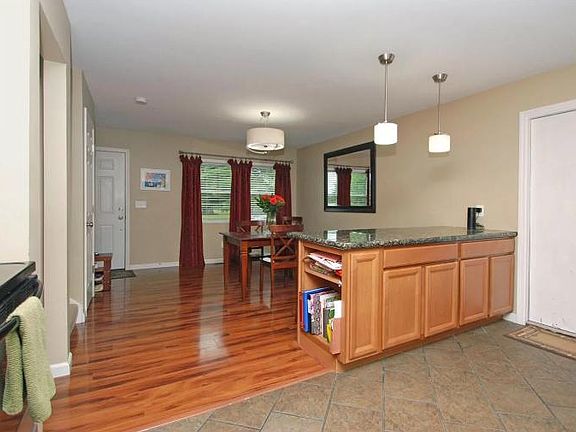 Dining Room/Breakfast Bar