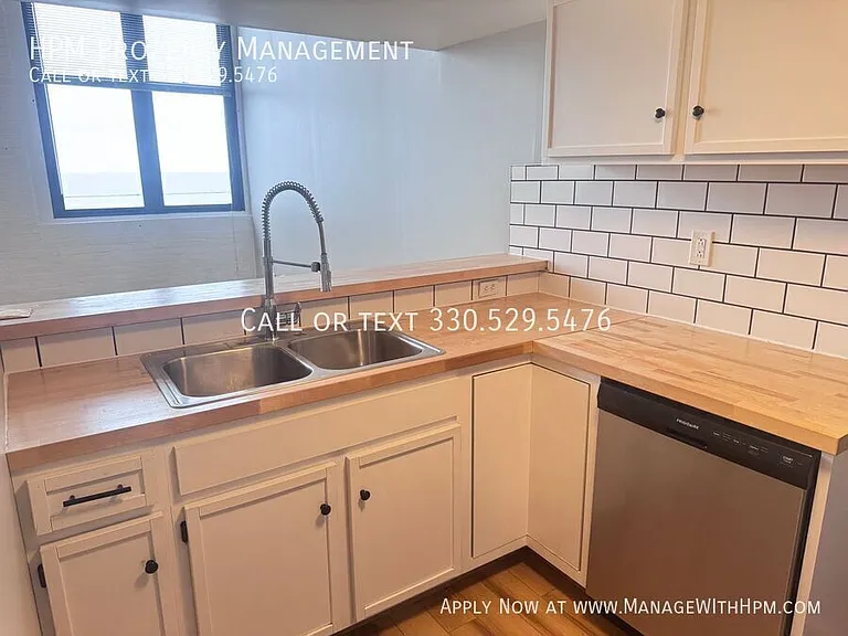 1133 W 9th Street — Photo 20