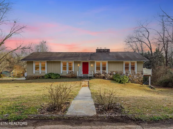 8908 Grantop Dr, Knoxville, TN 37923