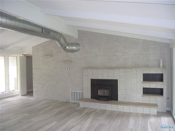 4th image of 3211 E Lincolnshire Blvd