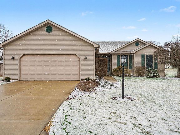 3rd image of 20981 Rivers Edge Dr