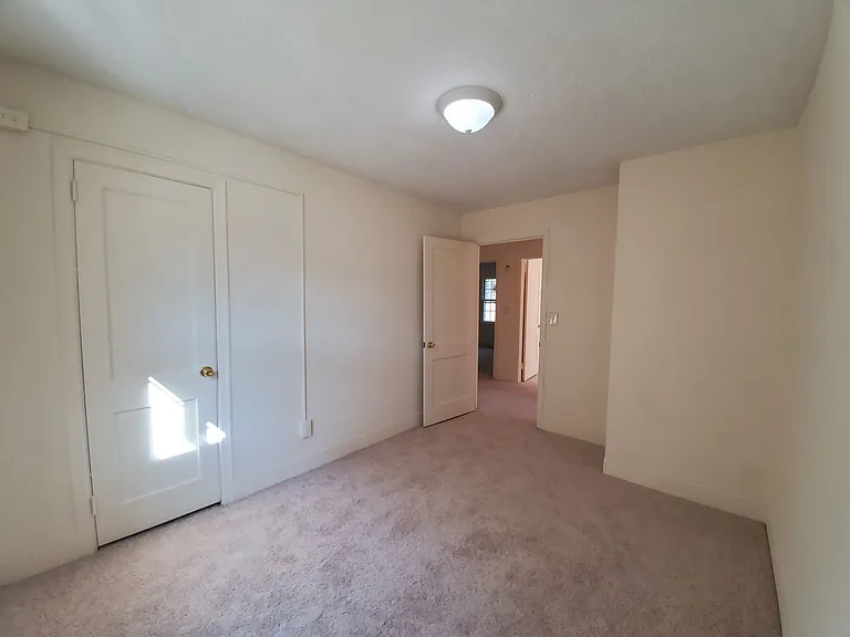 905 N Fulton St — Photo 17