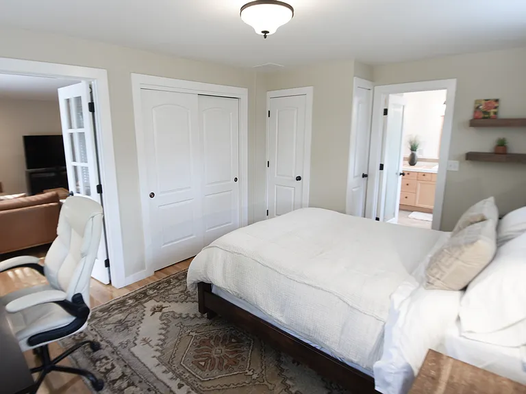 1003 N Marshall St — Photo 22