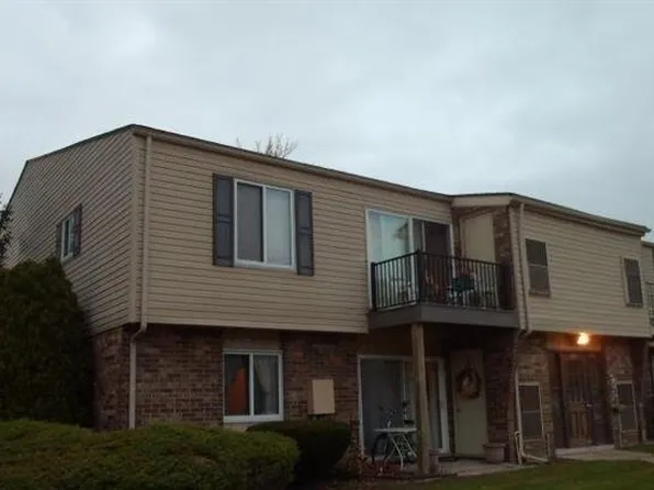 38220 Fairway Ct, Clinton Township, MI