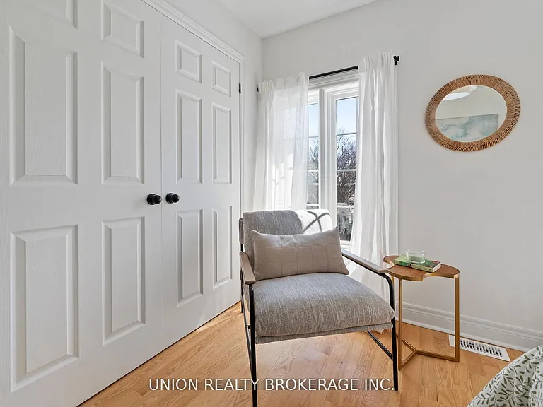 59D Woodbine Ave — Photo 33