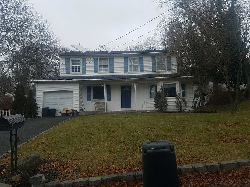 1st image of 5 Foxhill Pl