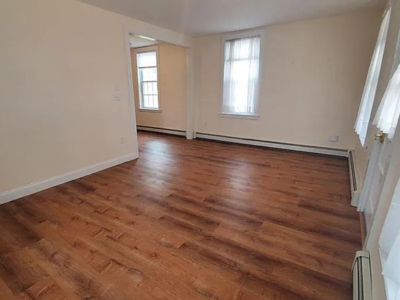 5th image of 14 Swamscott St