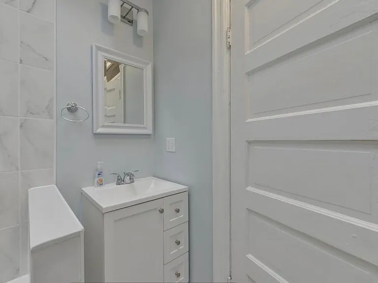 2120 4th St NE — Photo 9