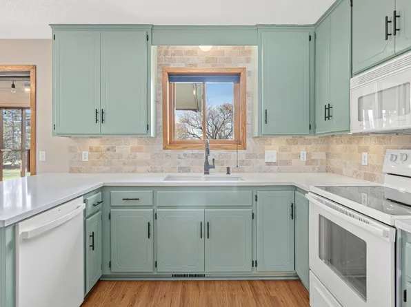 5435 Upper 147th St W, Apple Valley, MN 55124