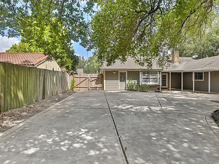 211 W North Hill Dr — Photo 37