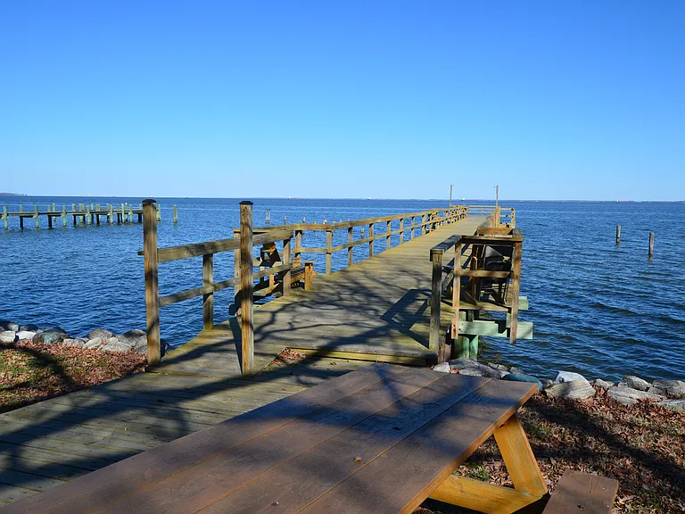 Community pier