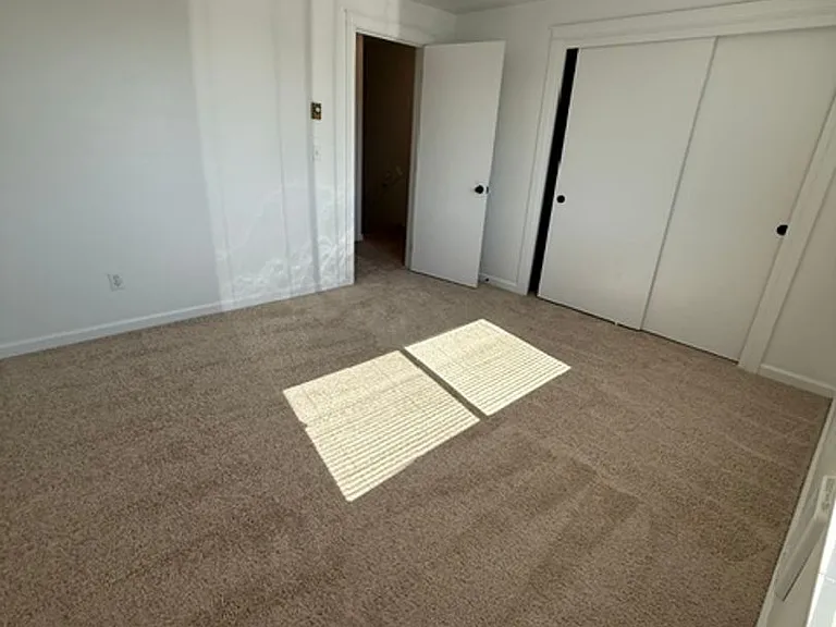 TLD184 — Photo 14