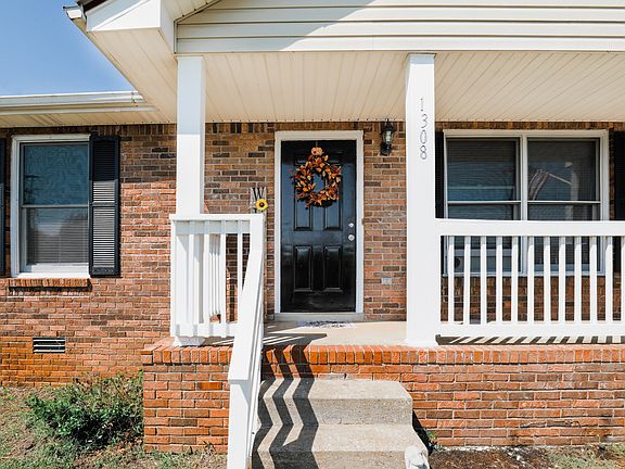 3rd image of 1308 Chucker Dr