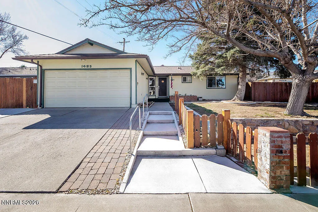 1495 Exeter Way photo 1
