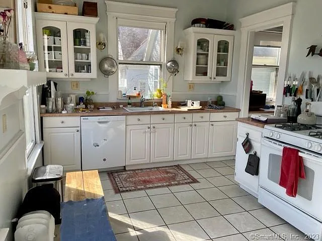 284 Willow St #2 — Photo 7