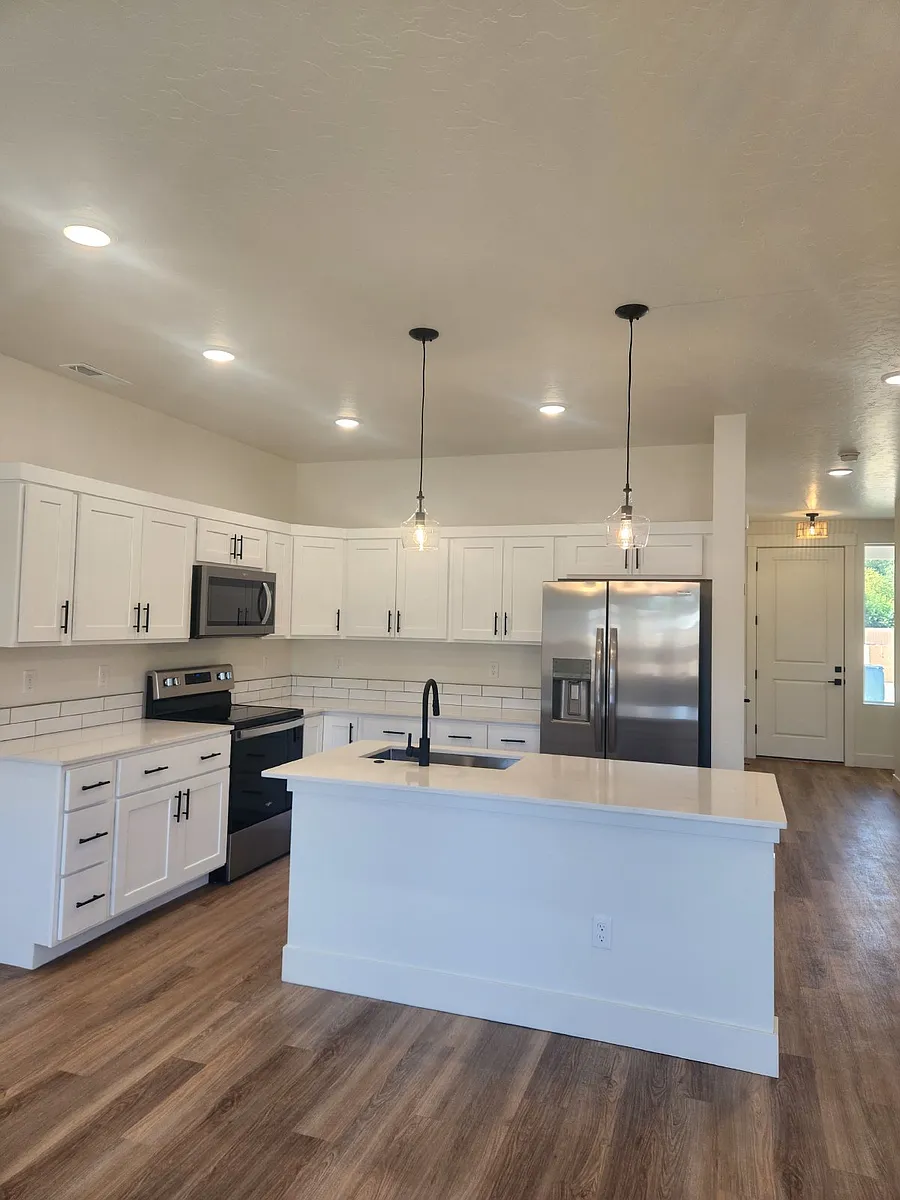 Building Photo - 126 Trifecta Ln