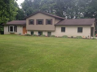 2500 Emmons Dr, New franklin, OH 44216