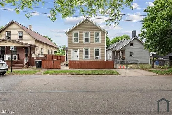 2 bed, 735 sqft, $1,900 — Photo 1