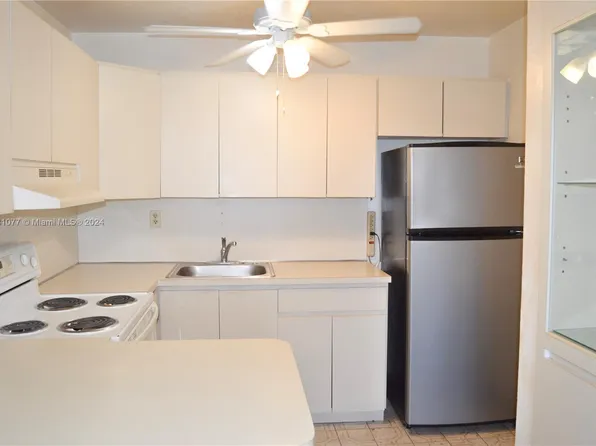 3551 SW 9th Ter APT 515, Miami, FL 33135