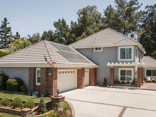 26430 Emerald Dove Dr, Santa Clarita, CA 91355