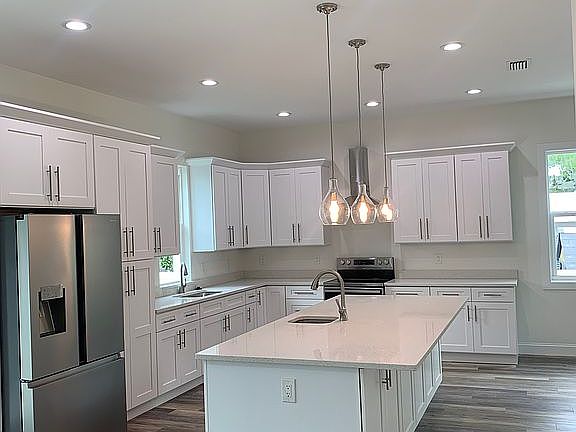 2nd image of 4419 W Wisconsin Ave