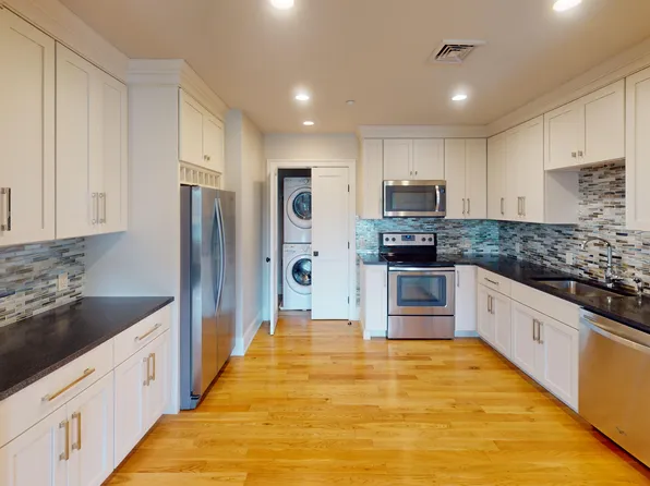 2 W Lancaster Ave, 2 W Lancaster Ave #D, Paoli, PA 19301