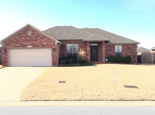 2415 Apple Blossom Ln, Conway, AR 72034