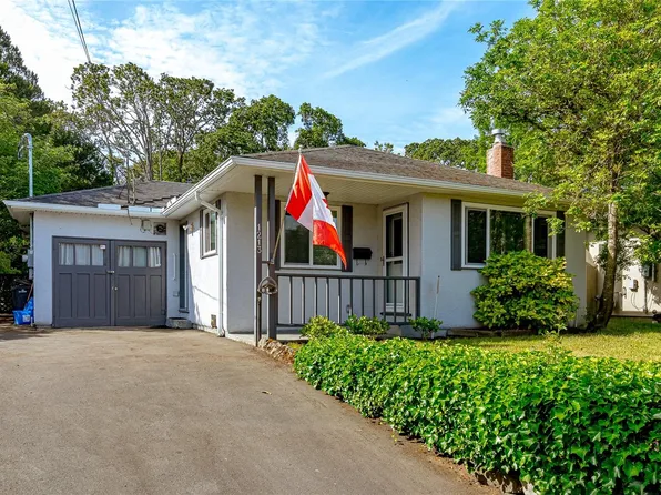 1213 Finlayson St, Victoria, BC V8T 2T8
