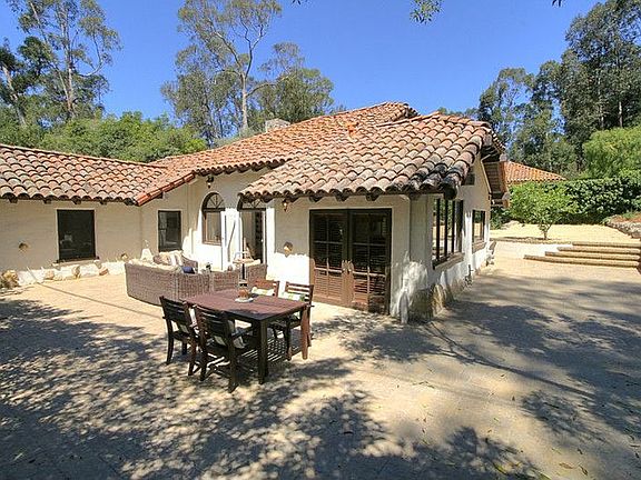 3rd image of 806 Camino Viejo