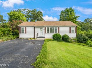 409 Oakcrest Rd, Knoxville, TN 37912