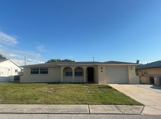 5550 Saren Dr, New Port Richey, FL 34652