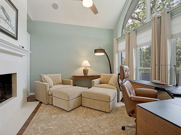 4th image of 2708 Monarch Dr