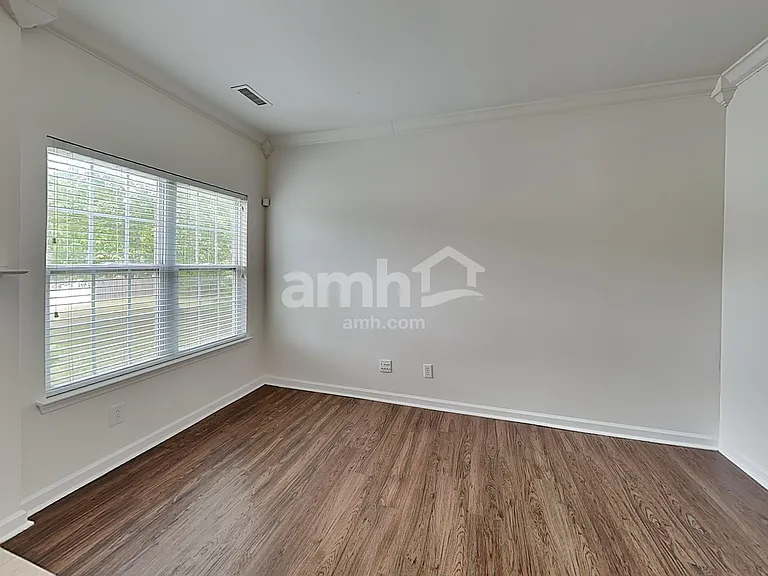 7009 Pine Cone Ln — Photo 6