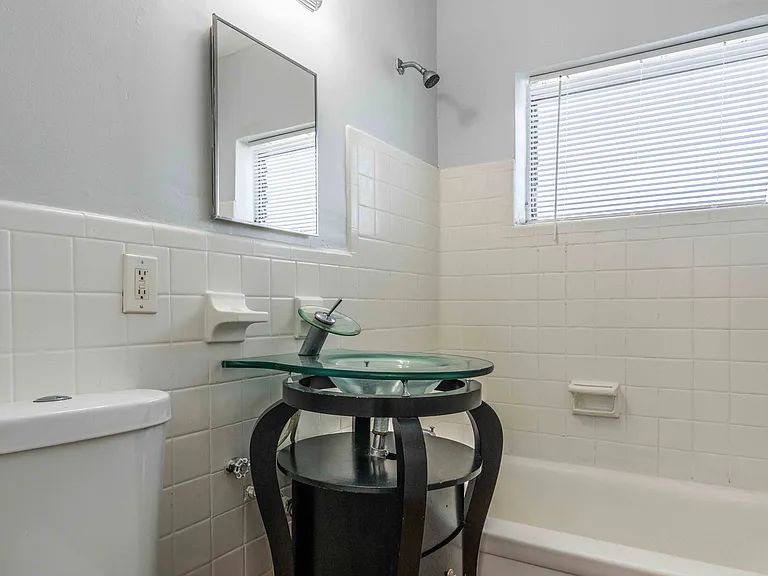 7640 Carlyle Ave #7A — Photo 19