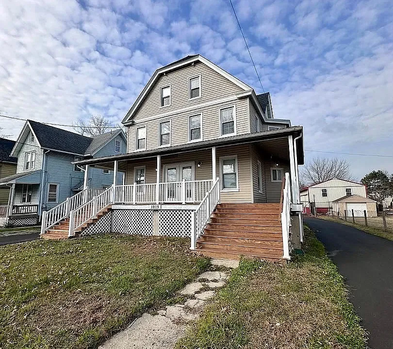 1019 N Broad St