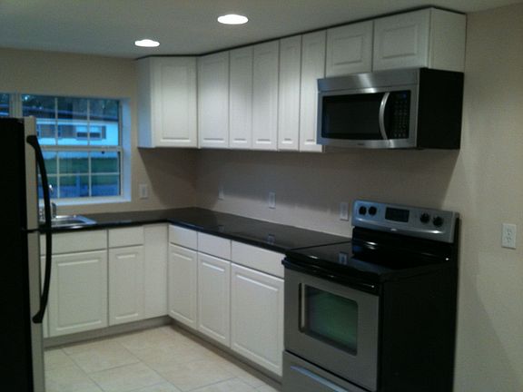 2nd image of 5417 Santa Monica Blvd N