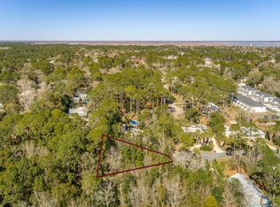 162 Bay Colony Way, Apalachicola, FL 32320