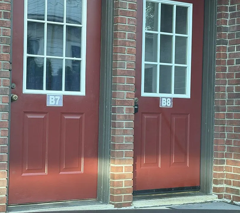 127 E Adams St #B8