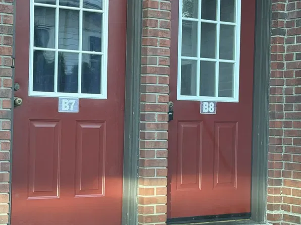 127 E Adams St APT B8, Millersburg, OH 44654