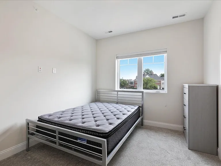 314 S State St — Photo 11