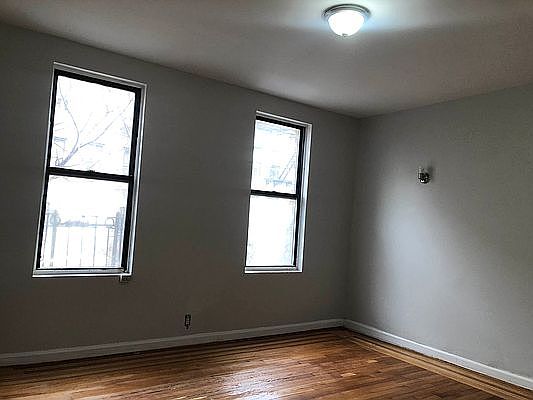 3rd image of 571 W 156th St #36