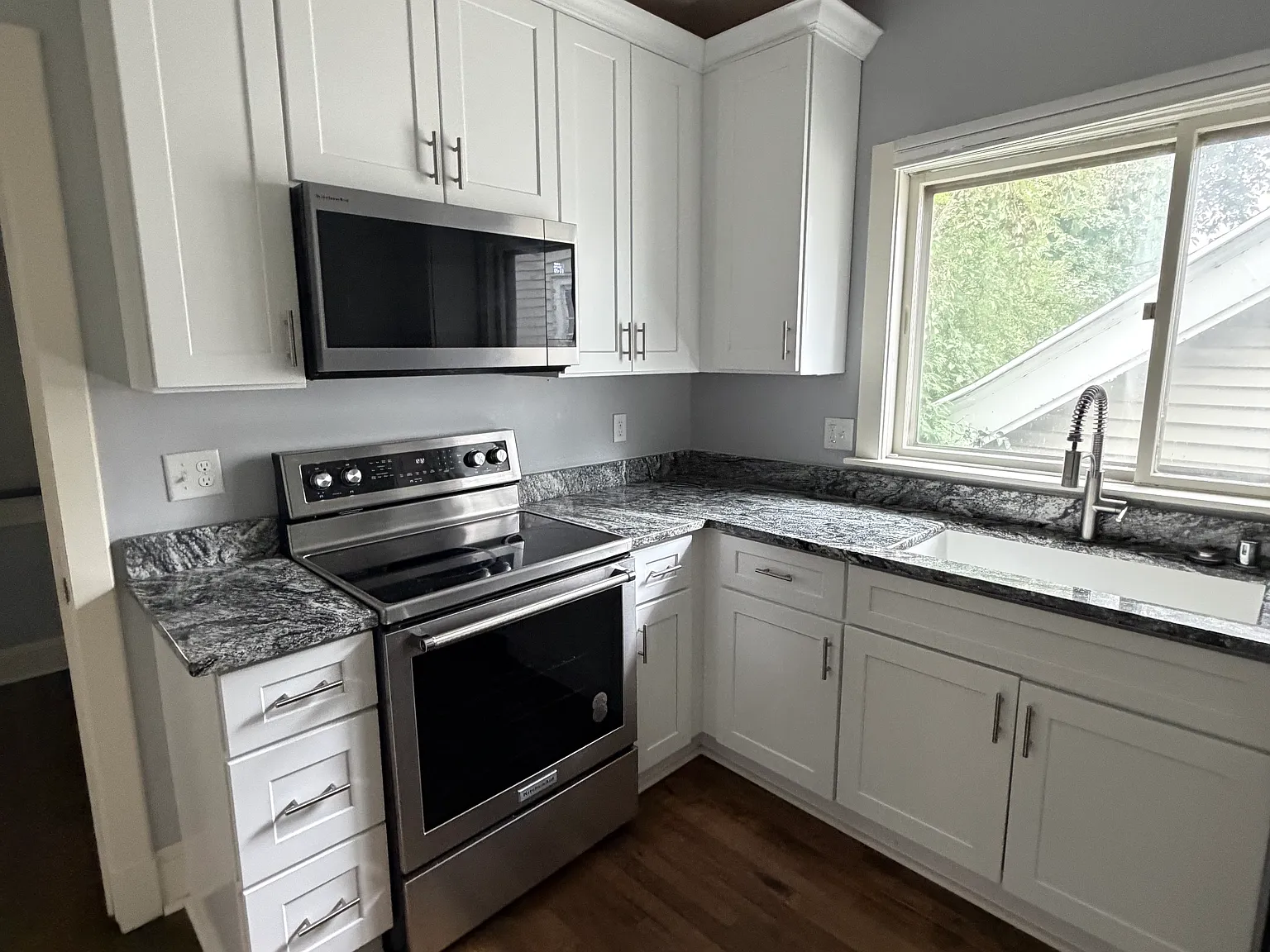 5 bed, 1753 sqft, $3,750 — Photo 4