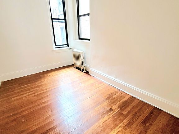 4th image of 215 E 25th St APT 4A