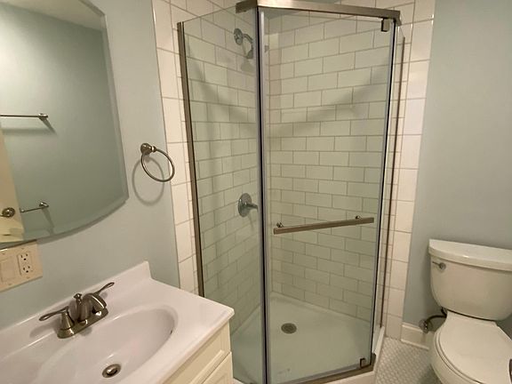 5th image of 845 W Newport Ave #2