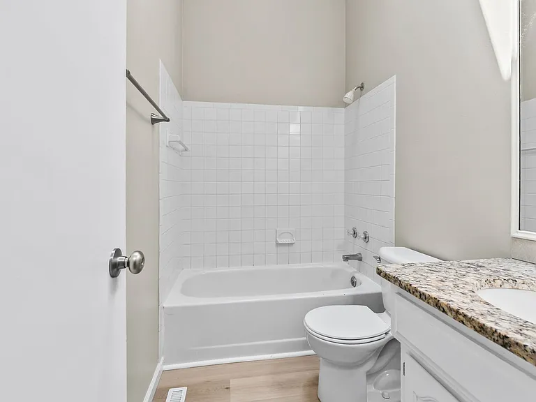 5106 N 128th St — Photo 25