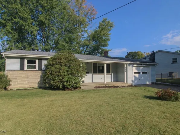 1782 Nova Ln, Poland, OH 44514