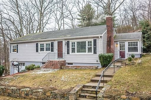1st image of 10 Woodland Ave S