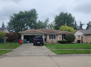 47501 Mount Vesuvius Dr, Macomb, MI 48044